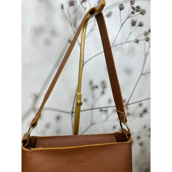 Portland Leather shoulder bag - Picture 3 of 13